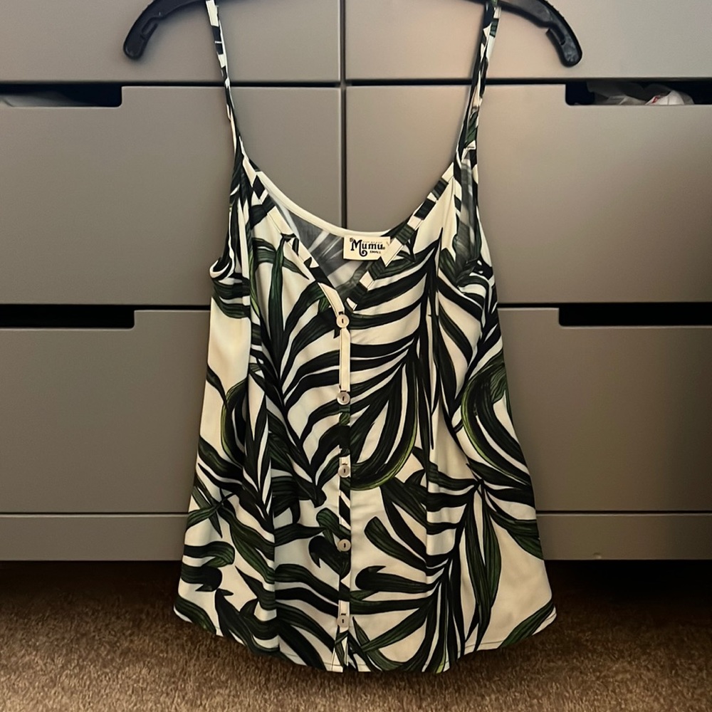 NWT show me your mumu sleeveless palm print top